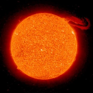 Slnko, naša najbližšia hviezda, a zároveň z pohľadu Zeme najjasnejšia hviezda oblohy, je logicky najlepšie preskúmanou hviezdou