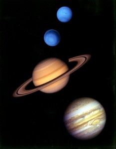 Joviálne planéty: zhora Neptún, Urán, Saturn a Jupiter