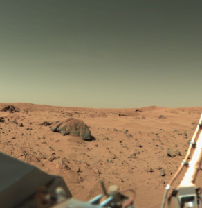 Fotografia z povrchu Marsu urobená sondou Viking 1. Zdroj