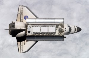 Raketoplán pri pohľade z Medzinárodnej vesmírnej stanice