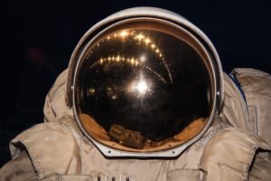 cosmonaut-space-suit-193782_640