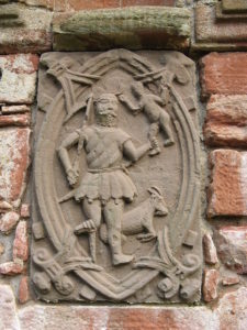Zobrazenie boha Saturna na reliéfe na stredovekom hrade Edzell Castle v Škótsku